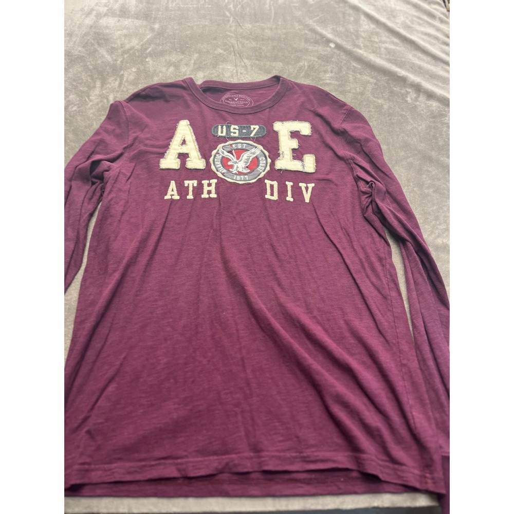 American Eagle Mens Athletic Fit Long Sleeve Graphic T-Shirt Burgundy Maroon L
